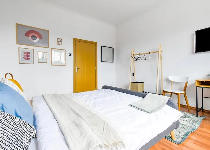 Super Fresh! 3Bdr Apartment In Sofia Center\'S Artistic Area
